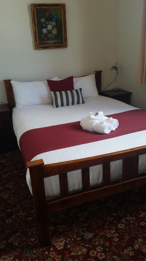 The Empire Hotel Deloraine Extérieur photo